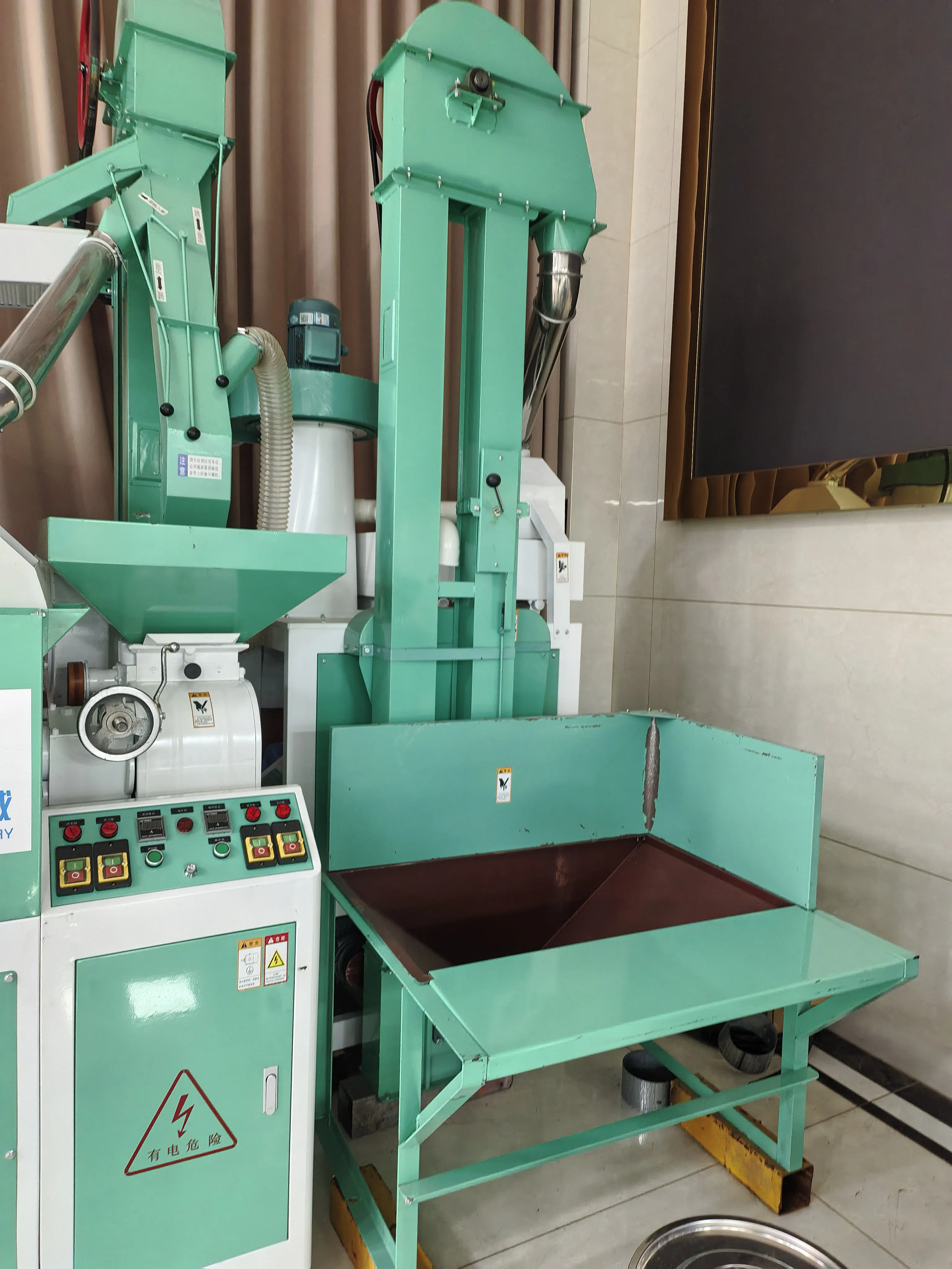 MJF-6LN-2015SA  Rice milling 1Ton per h ,8pcs with 40HQ
