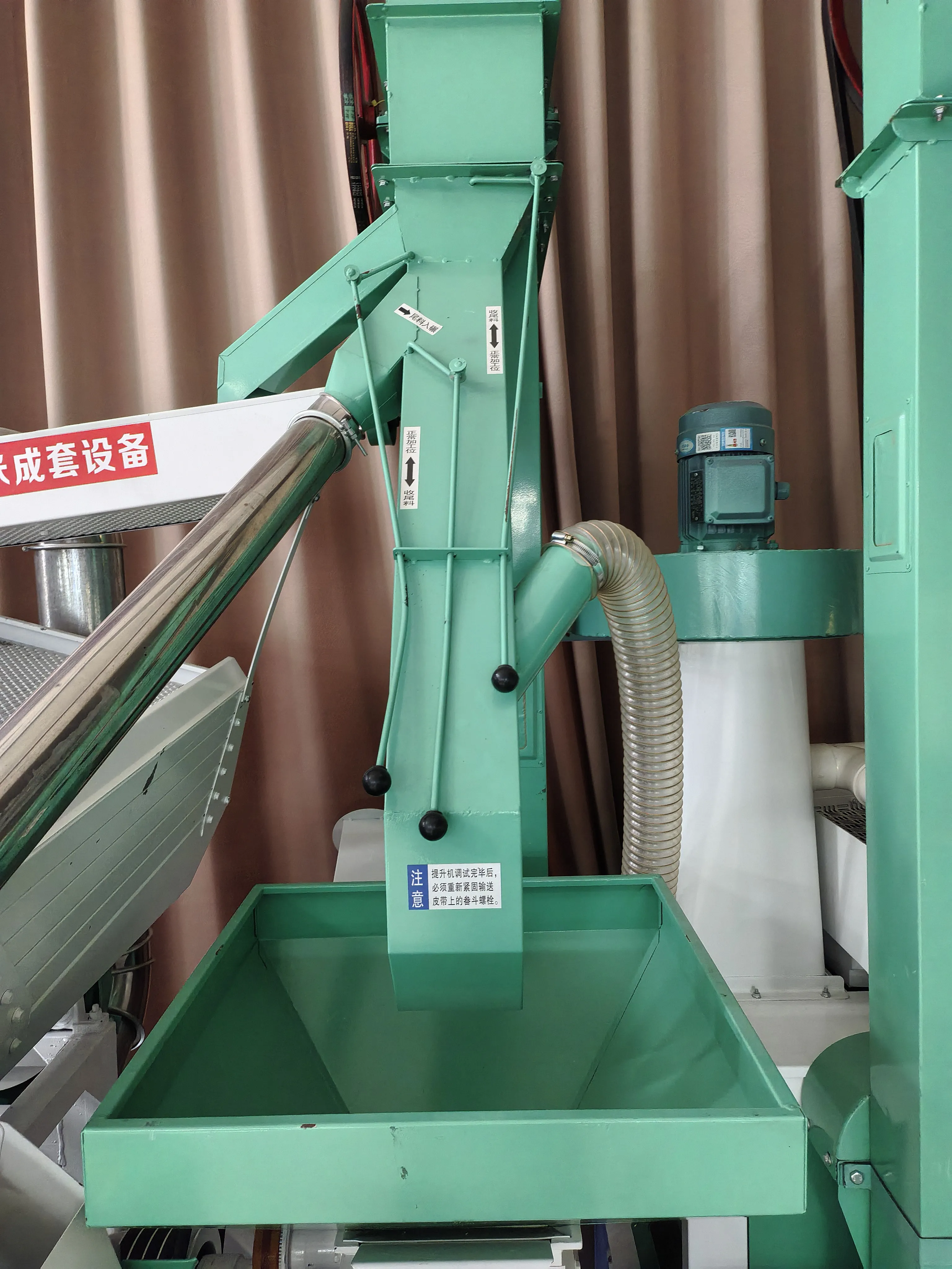 MJF-6LN-2015SA  Rice milling 1Ton per h ,8pcs with 40HQ